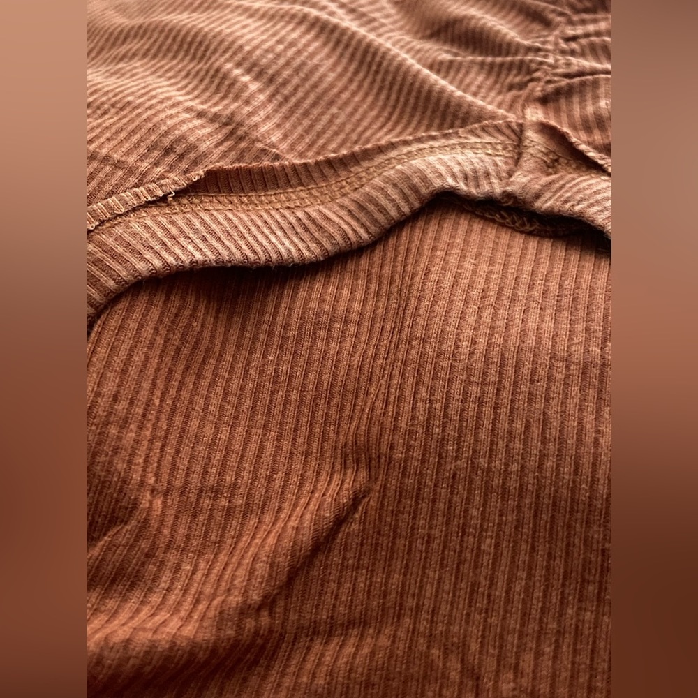 โ๐ผ #1380 Fun Rusty Ruched Stone Washed V Neck Long Sleeve Top - Picture 13 of 17